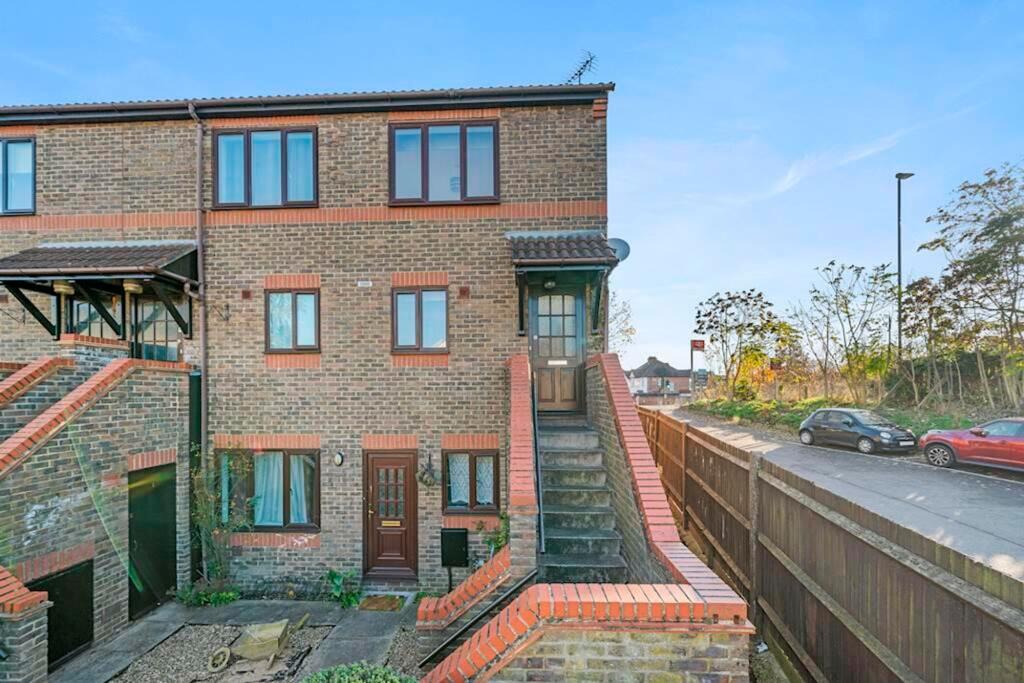 Main image of property: Downside Walk, Brentford, TW8