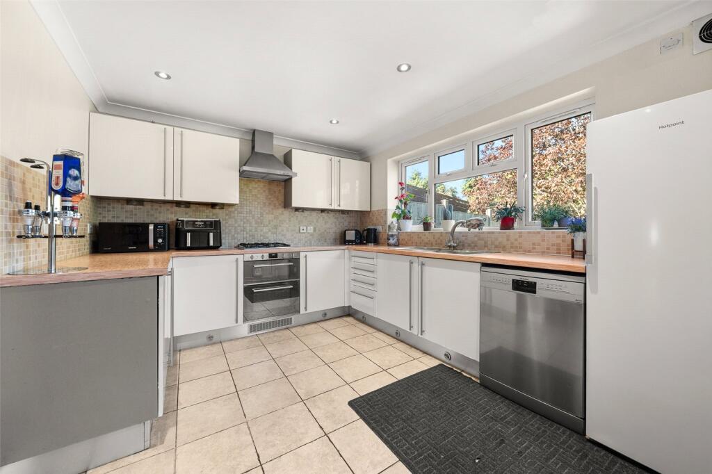House in Bracknell - View 3