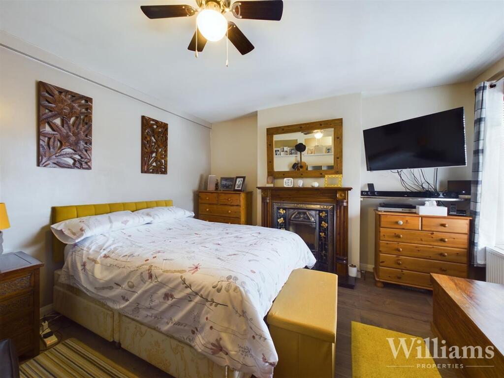 Apartment in Aylesbury, Elmhurst - View 4