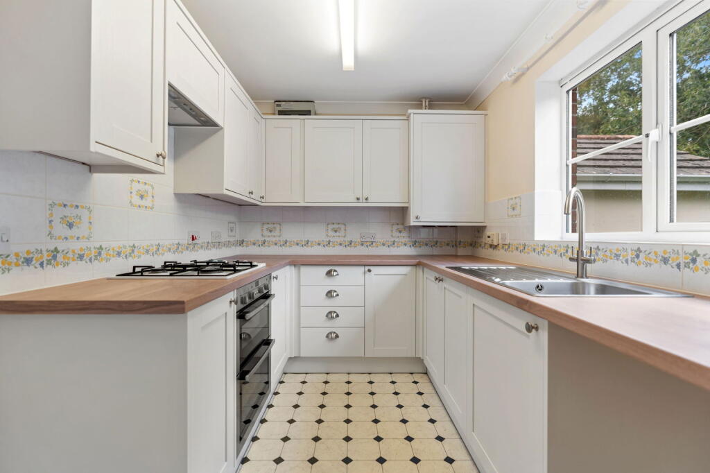 22, Treguddock Drive, Wadebridge, PL27 photo 3