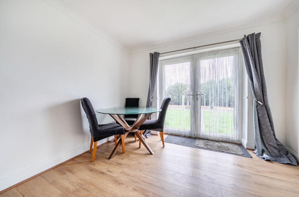 House in Chichester, East Beach, Selsey - More