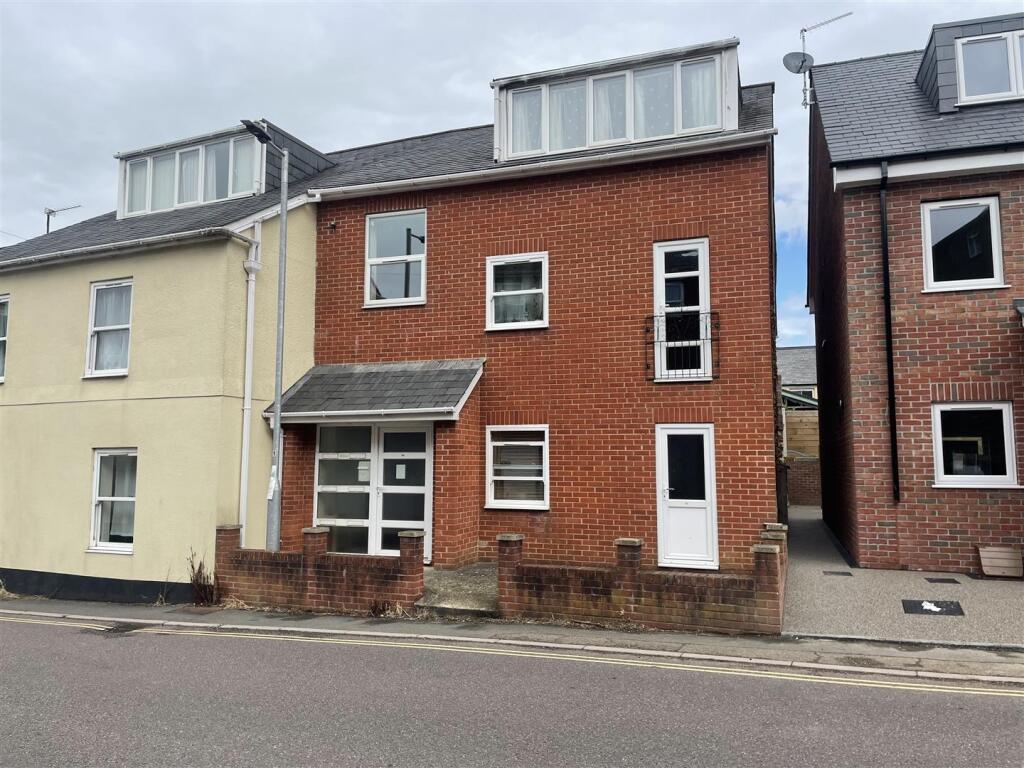 Main image of property: Queen Street