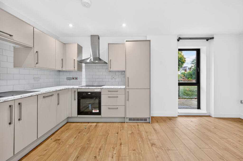 Apartment in London - View 5