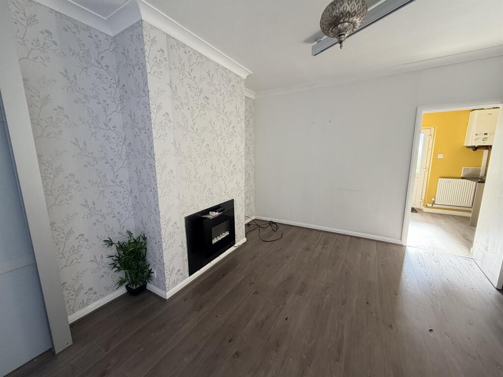 House in Hull, Kingston upon Hull - View 3