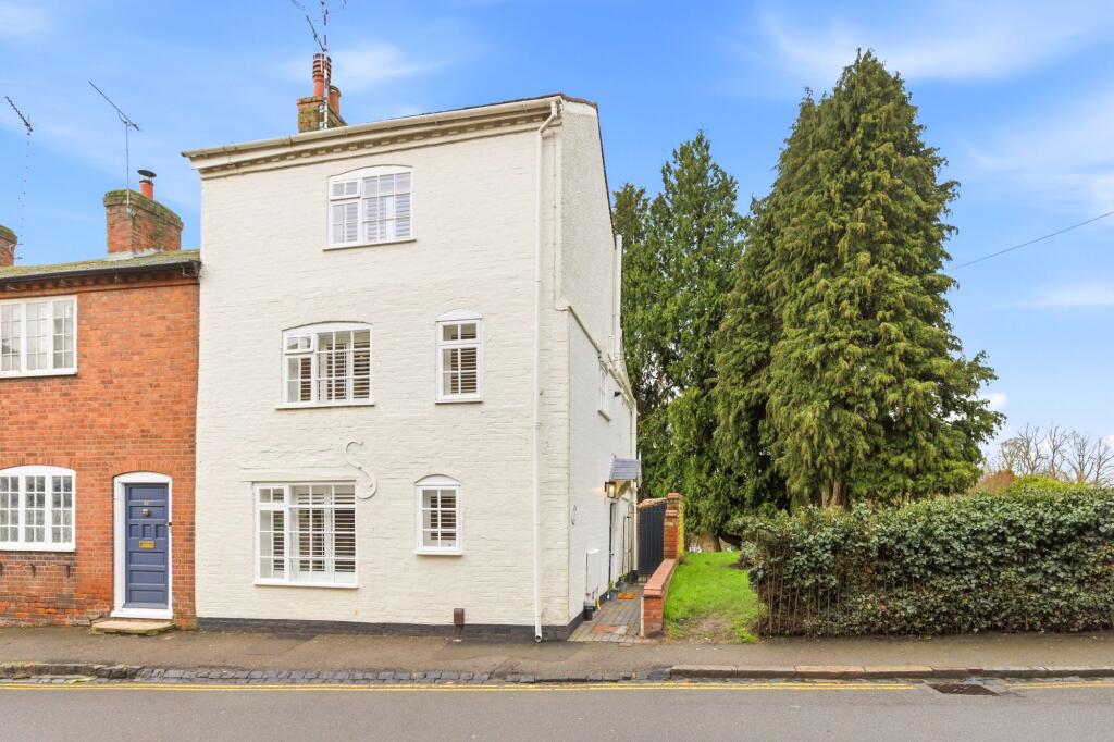 Main image of property: High Street, Kenilworth, CV8