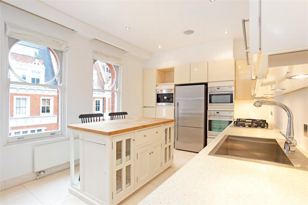 Kensington Court, London, W8 - View 2