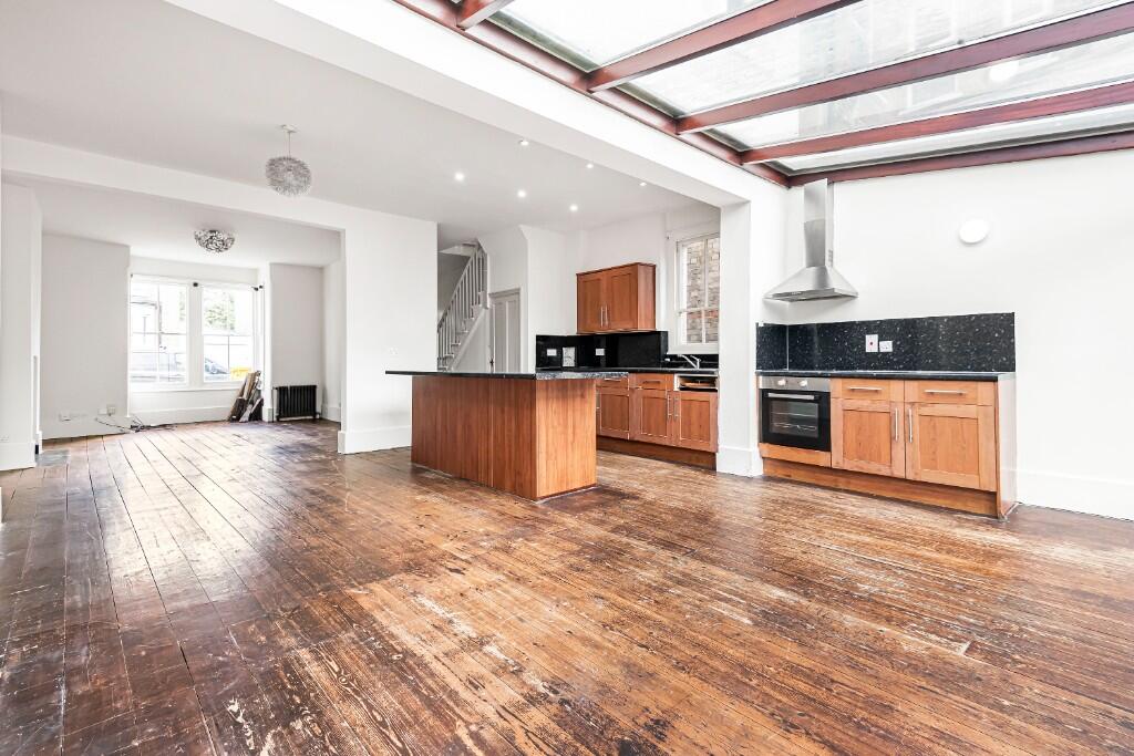 Gordon Road, London, E18 - View 4