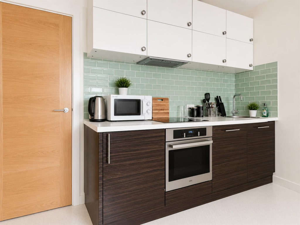 Apartment in Brighton, Round Hill - View 2