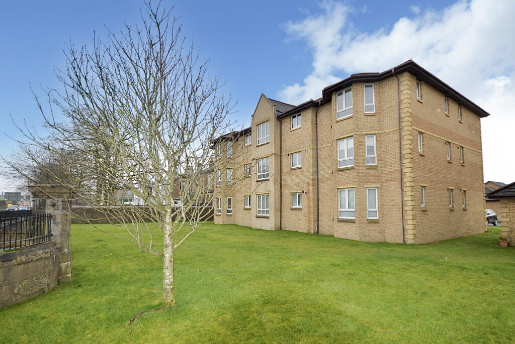 Main image of property: 3E Academy Gardens, Irvine, KA12 8BA
