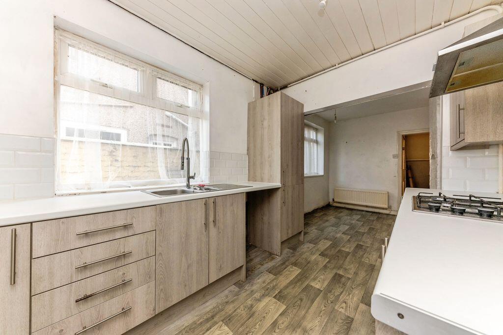 House in Cleethorpes, New Clee - More