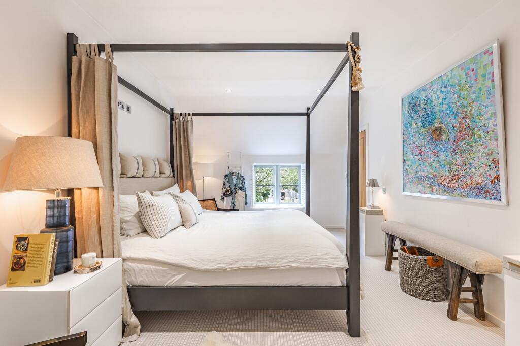 Impeccably Presented Home in Brancaster photo 4