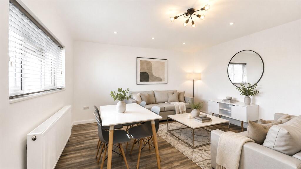 2 bedroom maisonette for rent