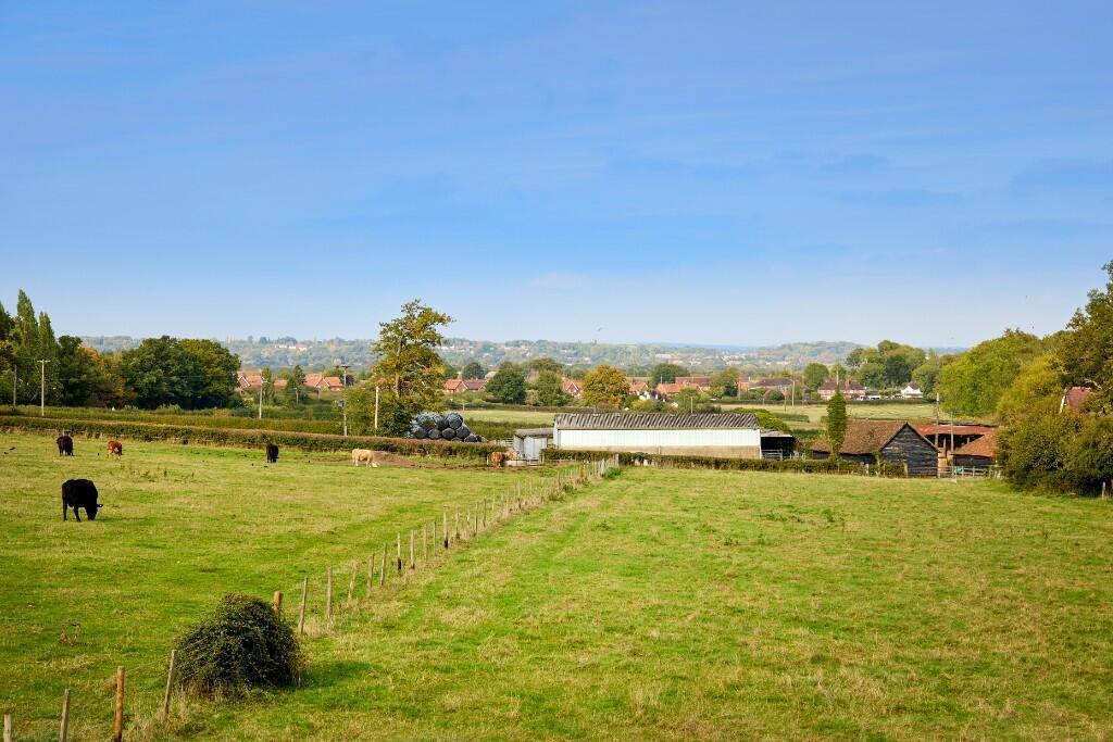 Clayhill Road, Burghfield Common, RG7 3NZ - View 3
