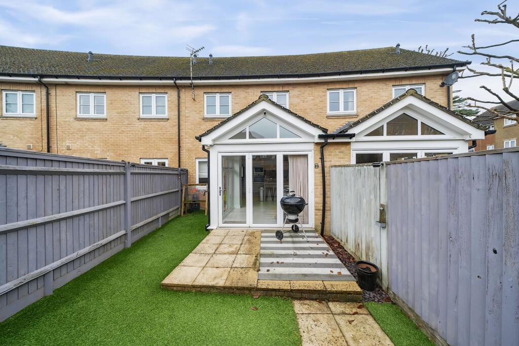 Oakgrove, Caterham, CR3 photo 4