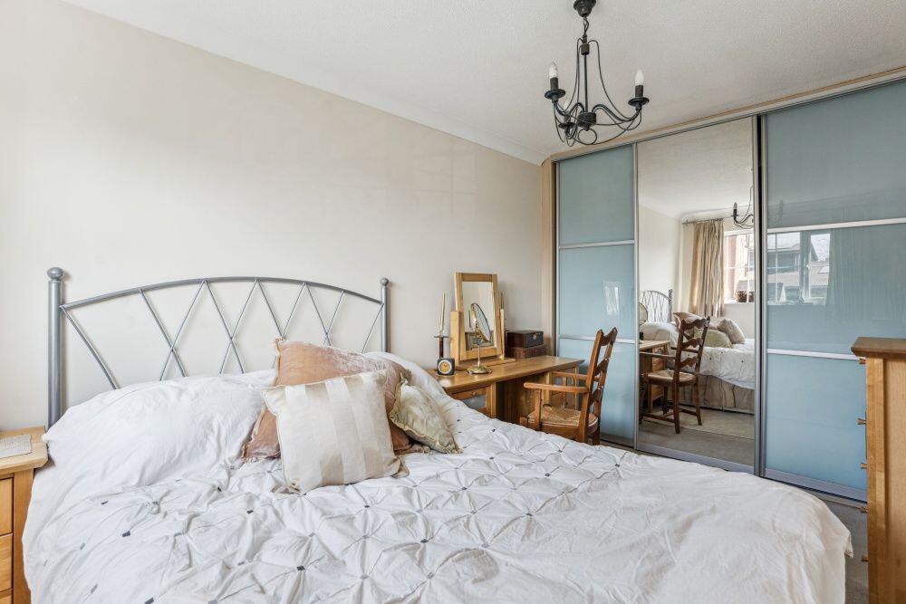 House in Three Rivers, Hertfordshire - More