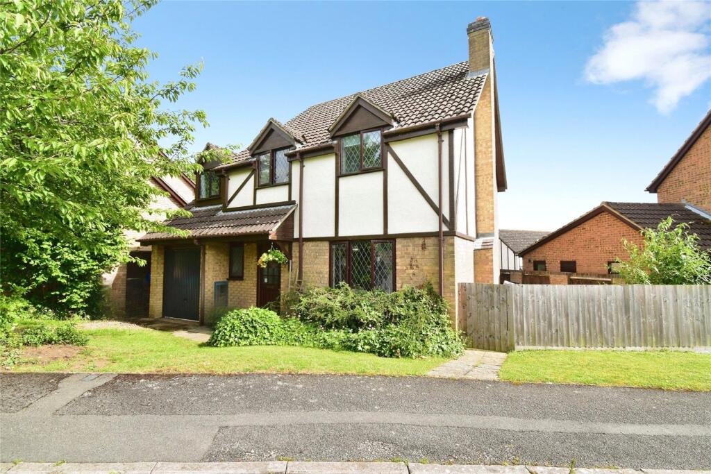 Main image of property: Cours La Ville Close, Winslow
