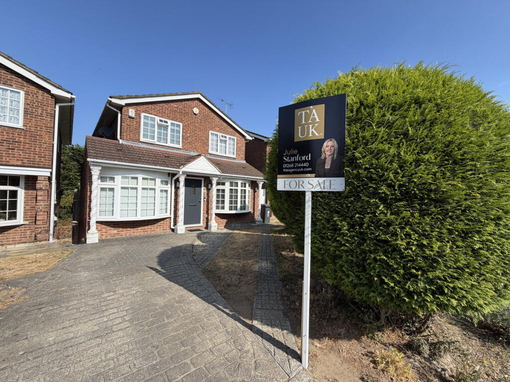 Main image of property: Kennedy Close, Rayleigh, SS6