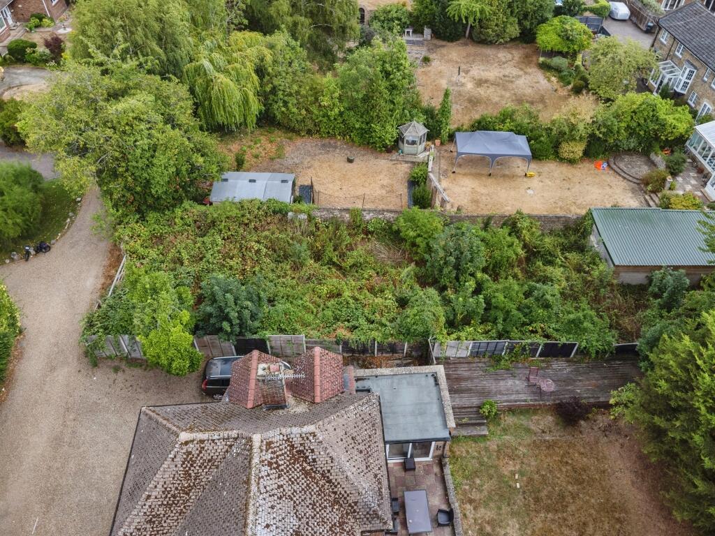 Old Manor Drive, Gravesend - More