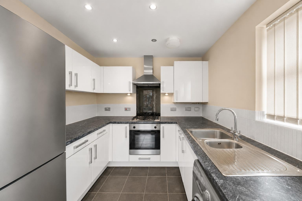 Apartment in Southall - View 2