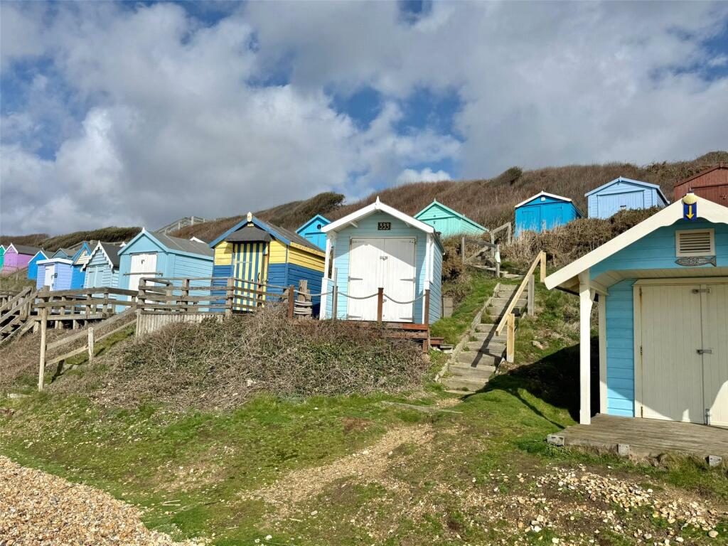 Cliff Road, Milford on Sea, Lymington, Hampshire, SO41 photo 3