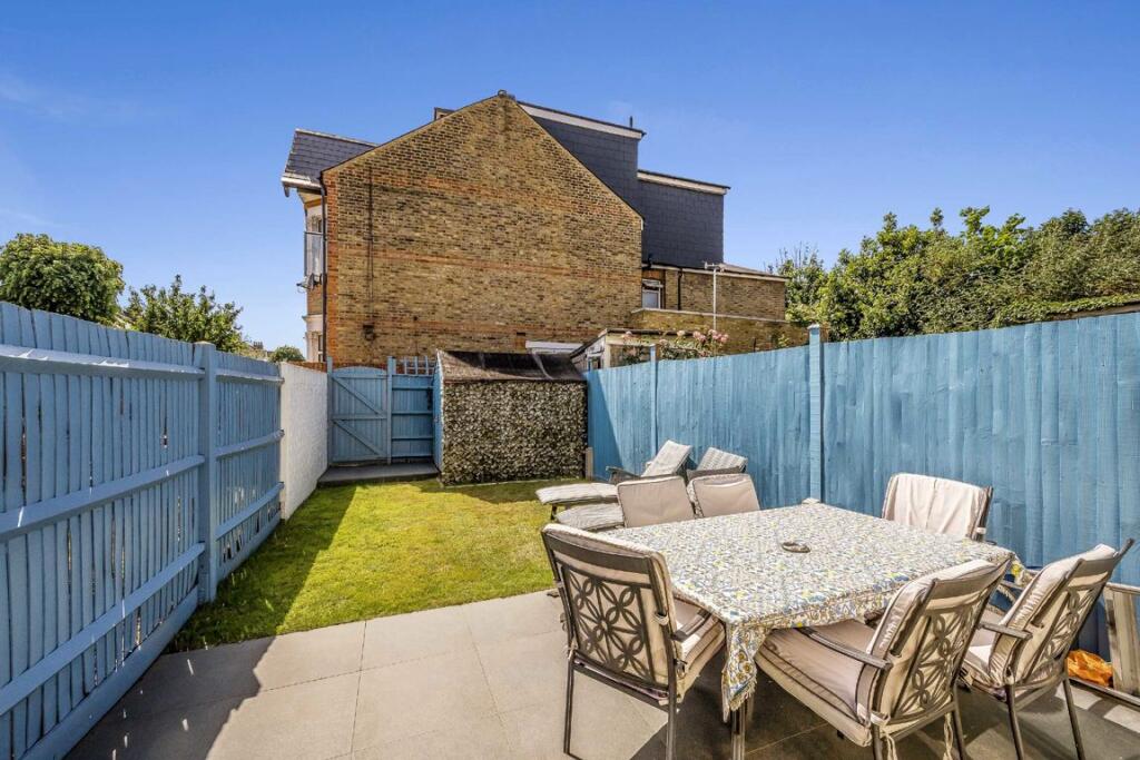 House in London, West Ealing, Hanwell - View 2