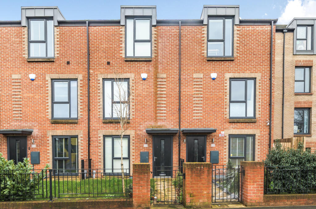 Main image of property: Oldham Road, Manchester, Greater Manchester