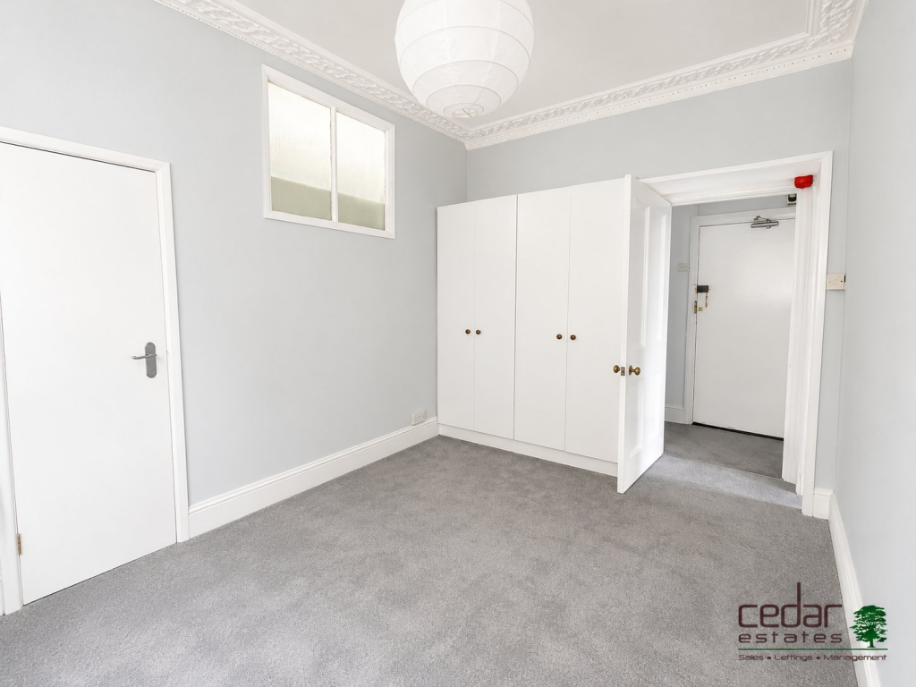 Apartment in Twickenham - View 3