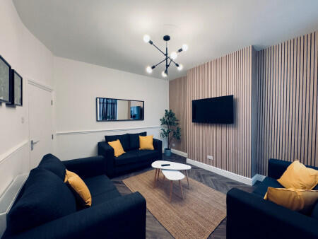 Main image of property: Stunning House Share - All En-Suite Rooms