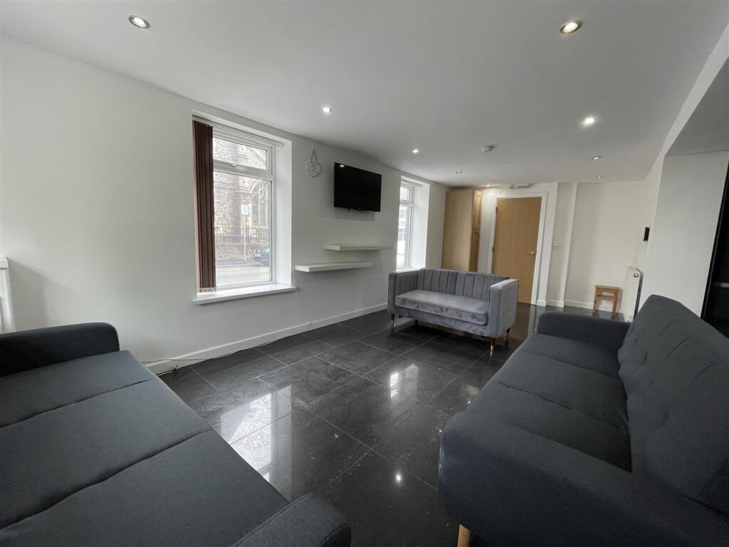 House in Cardiff - View 2