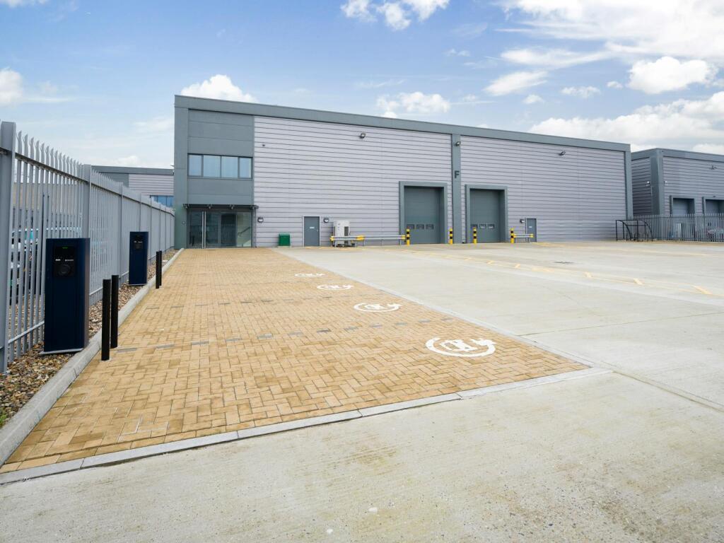UK-TottenhamCP-UnitF-Externals-Mar26-02_medium.jpg
