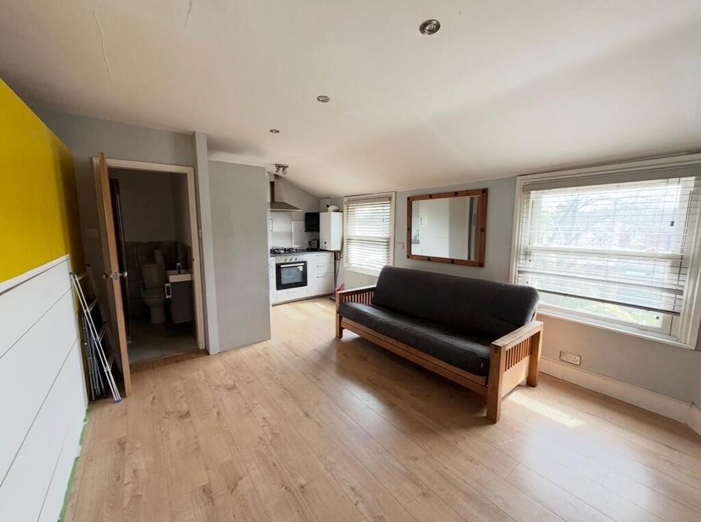 Apartment in London - View 2