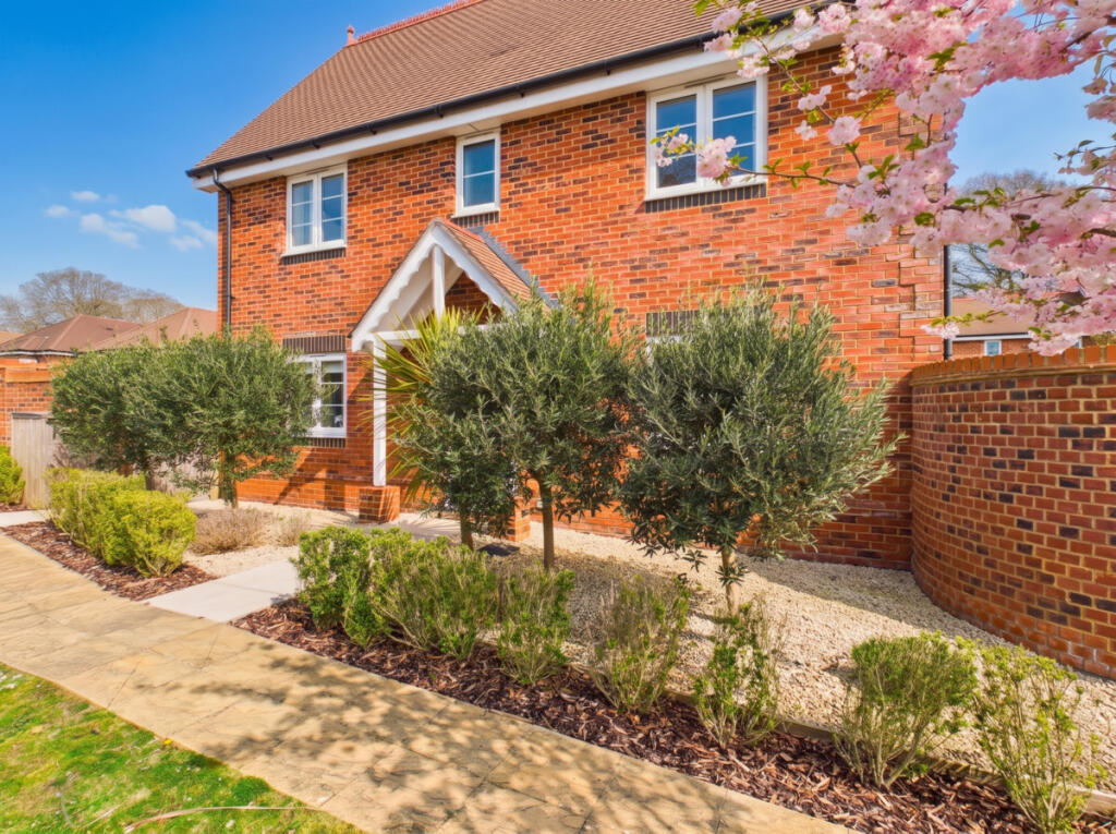 House in Portsmouth - View 2