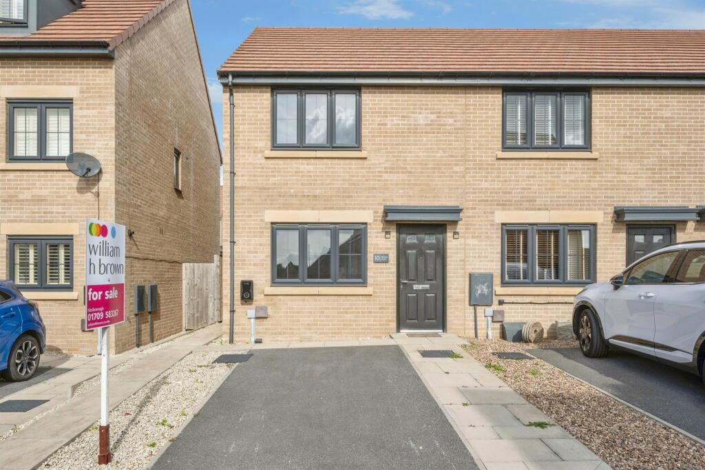 2-bed terraced on Wisteria Close, Thurnscoe, Rotherham, £170,000