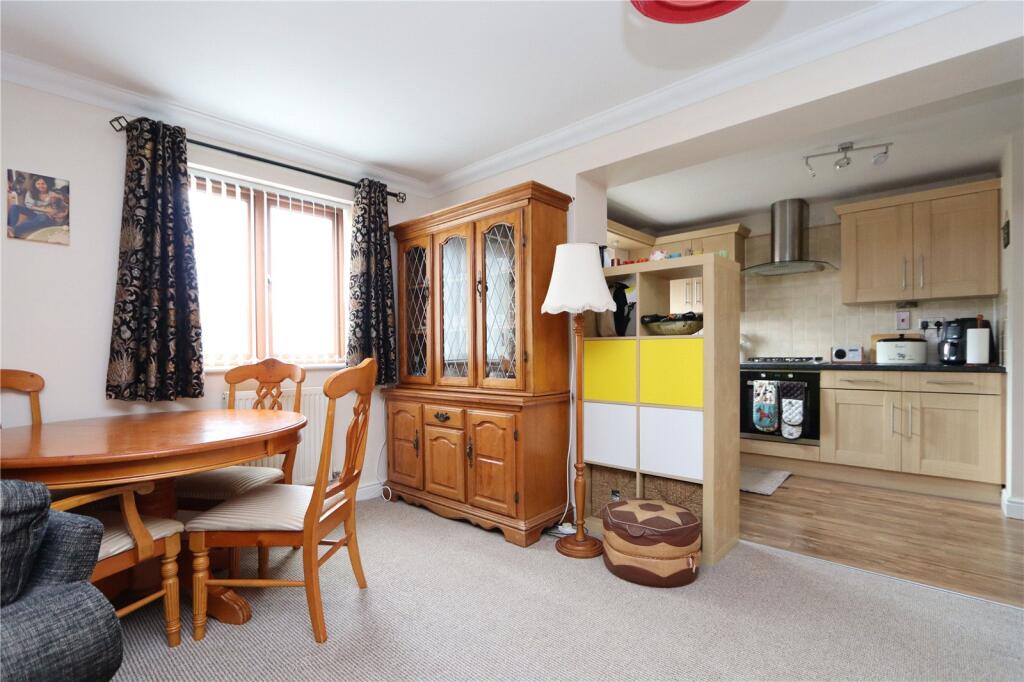 Goodrington Place, Broughton, Milton Keynes, Buckinghamshire, MK10 photo 3