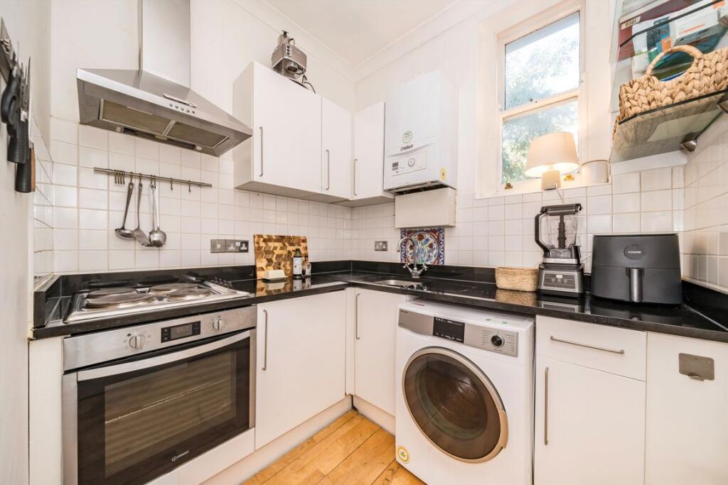 Apartment in London - View 5