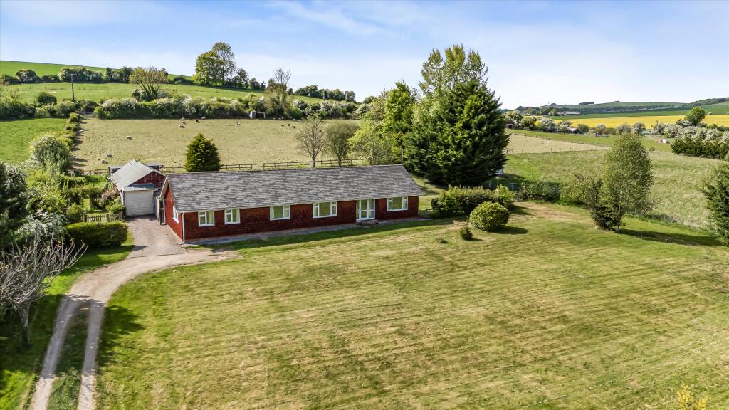 Aldbourne, Marlborough, Wiltshire, SN8 photo 3
