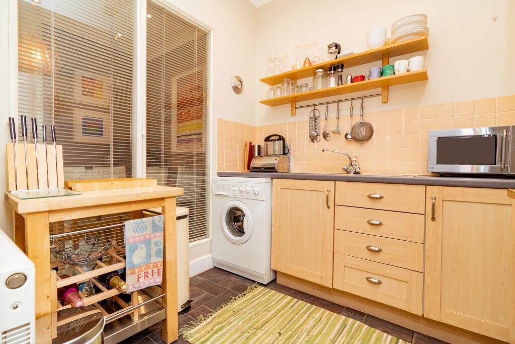 Apartment in Bournemouth, Springbourne - More