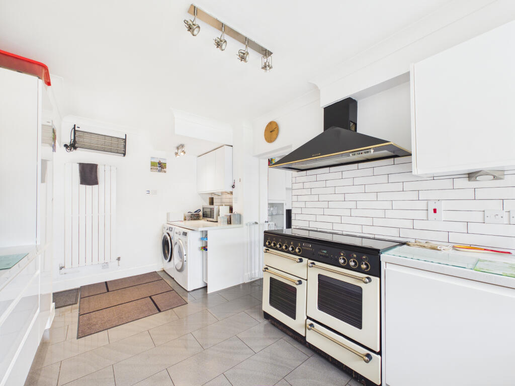 House in Princes Risborough, Monks Risborough - More