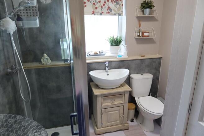 SHOWER ROOM: