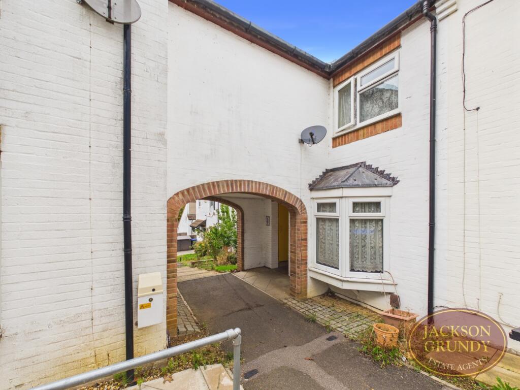 House in Northampton - View 2