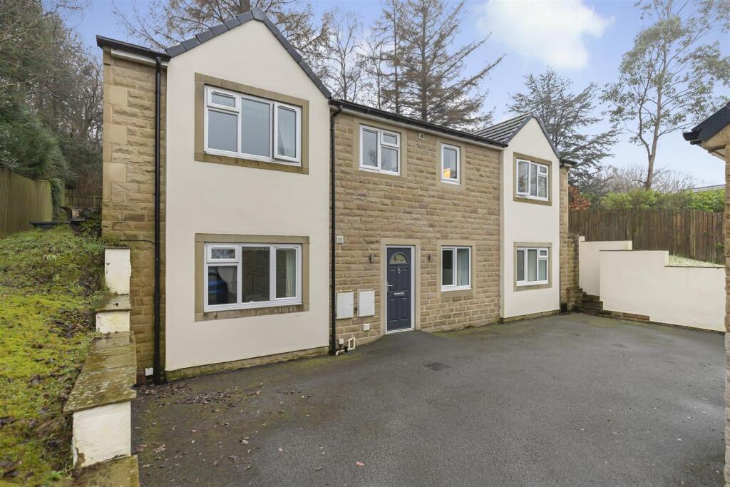 Main image of property: Ben Rhydding Road, Ilkley