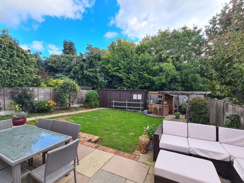 4-bed detached on Norwood Road, Effingham, £785,000