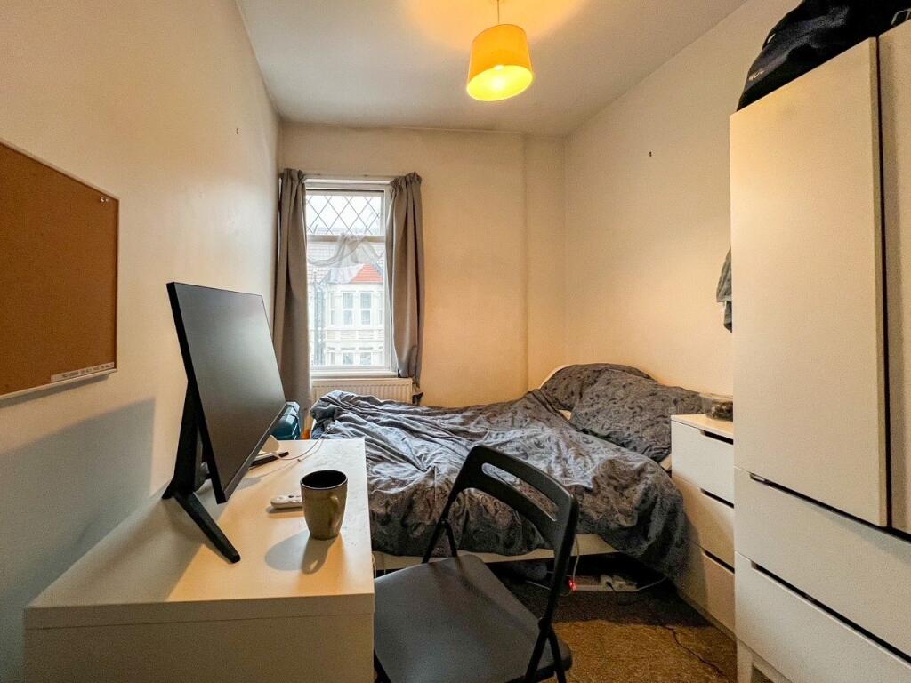 5 bedroom terraced house for rent