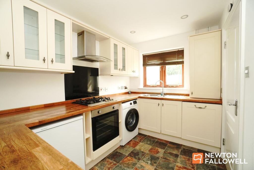 House in Rushcliffe, Gotham - More