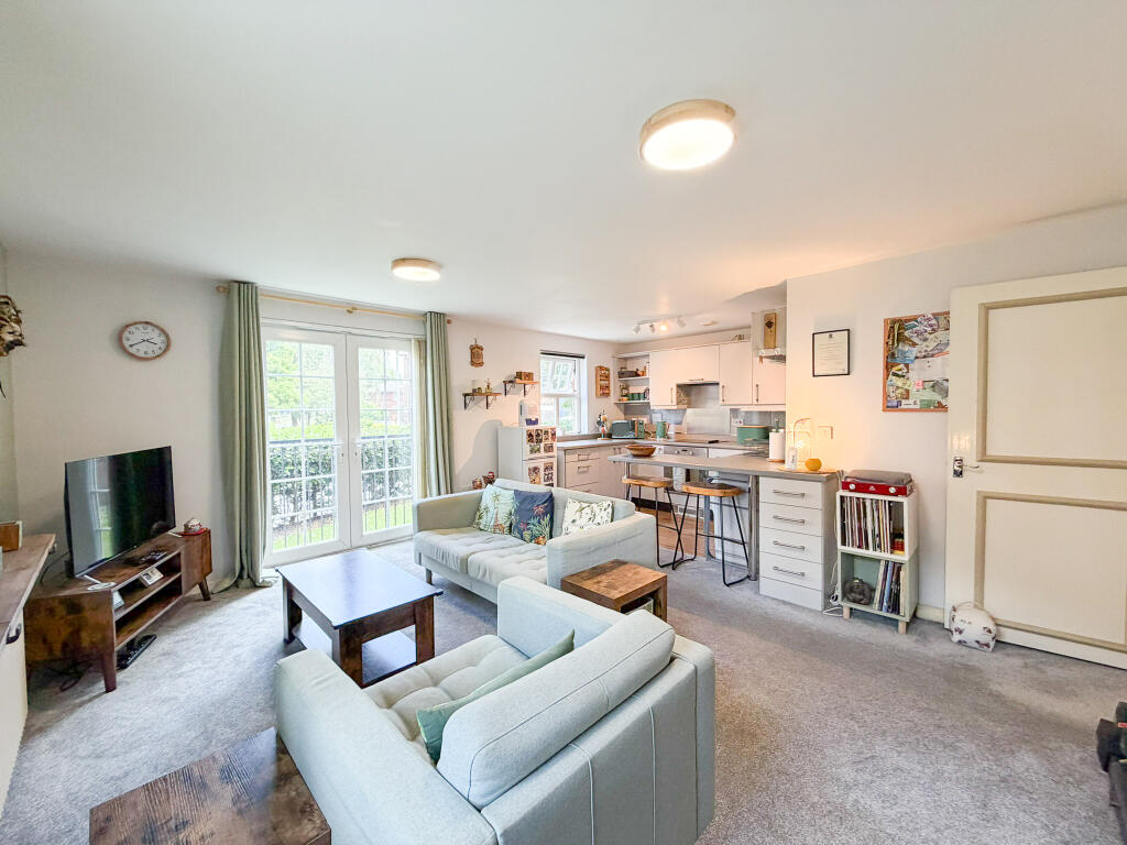 3, Foxwood Drive, Hyde photo 4
