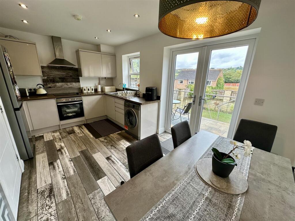 House in Kirklees, Soothill - View 5