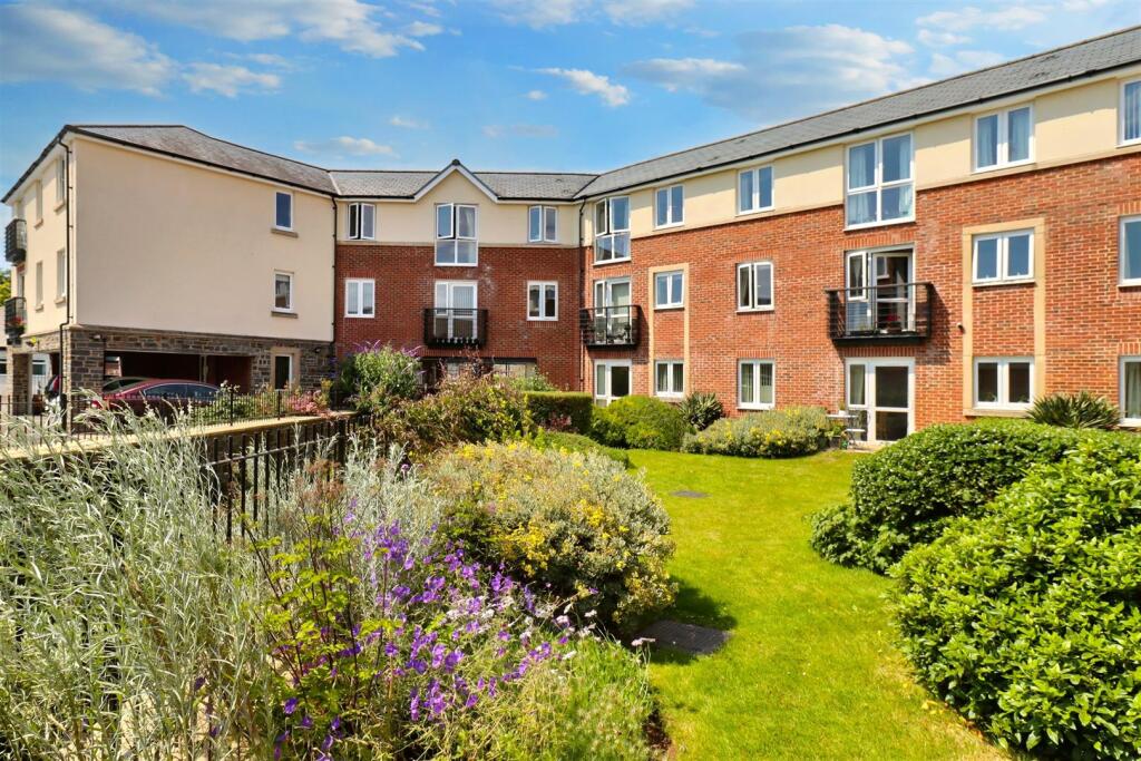 Main image of property: Only a short stroll to Clevedon Town Centre