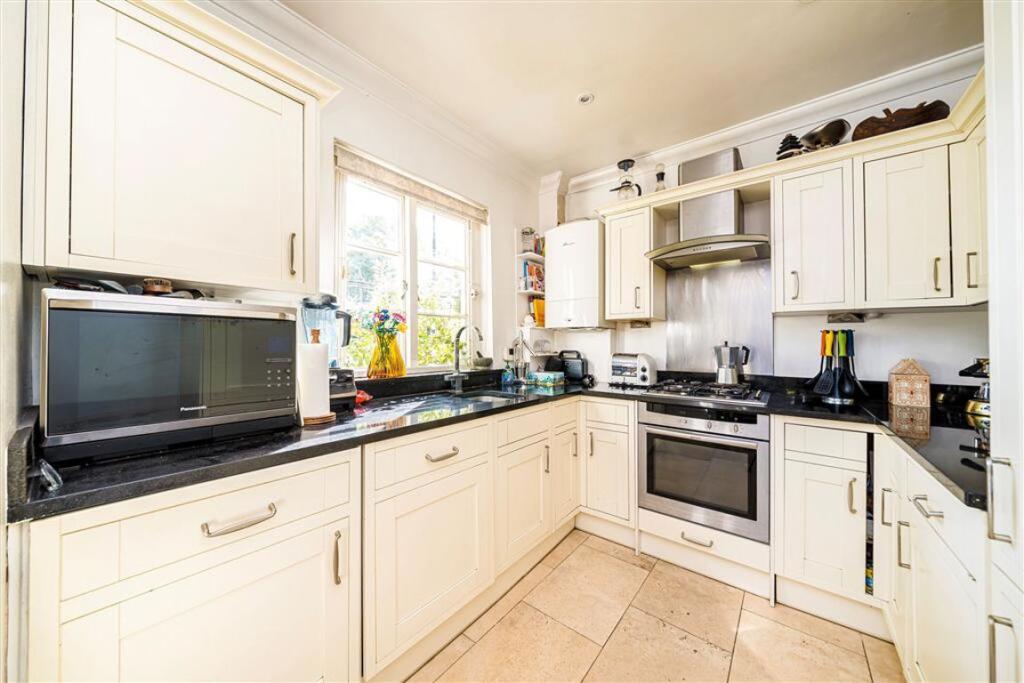House in London - View 4