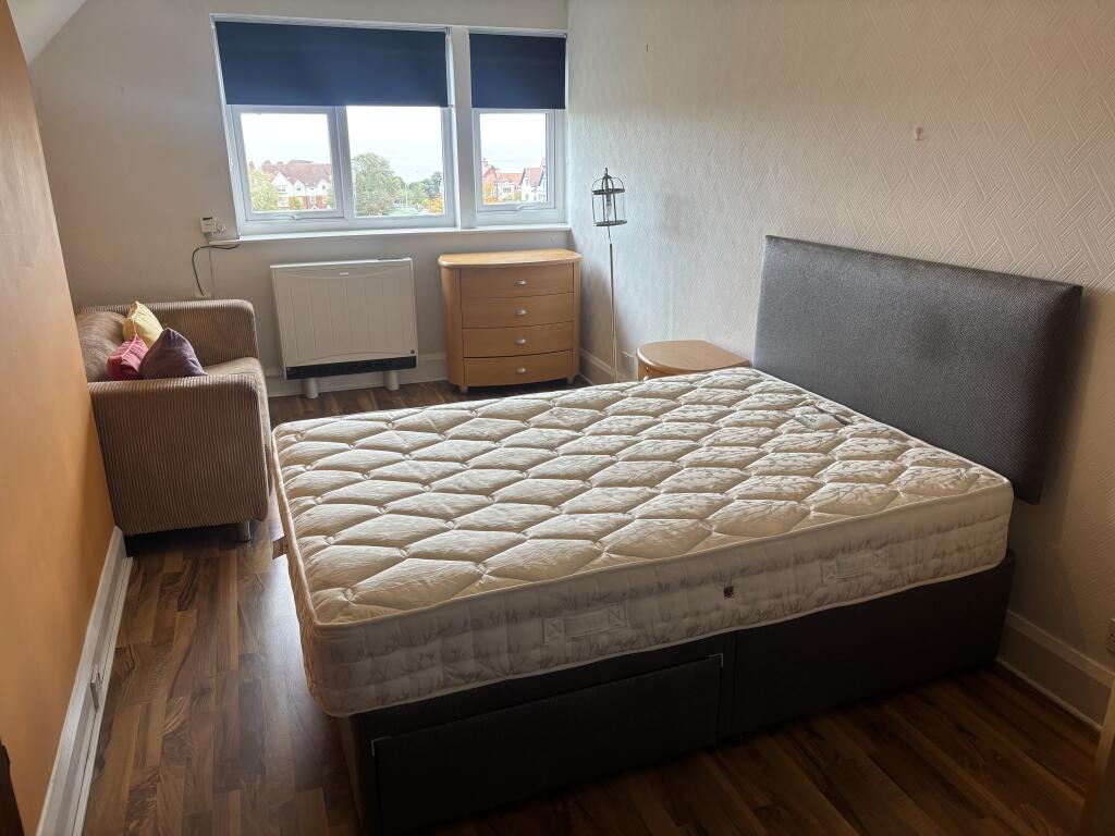 Apartment in York - More