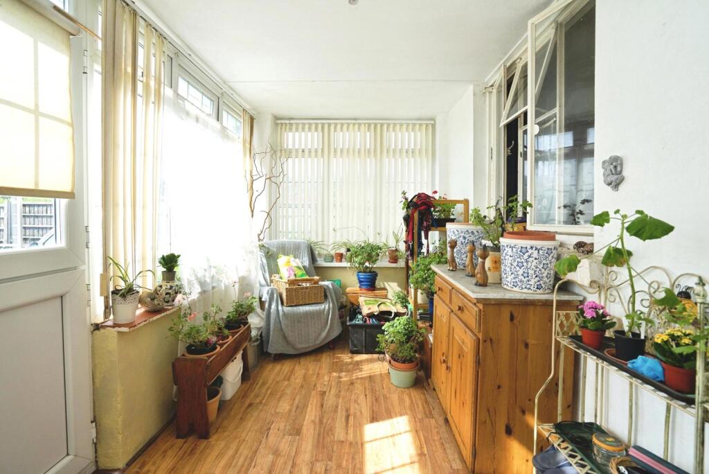House in Worthing, West Sussex - View 2